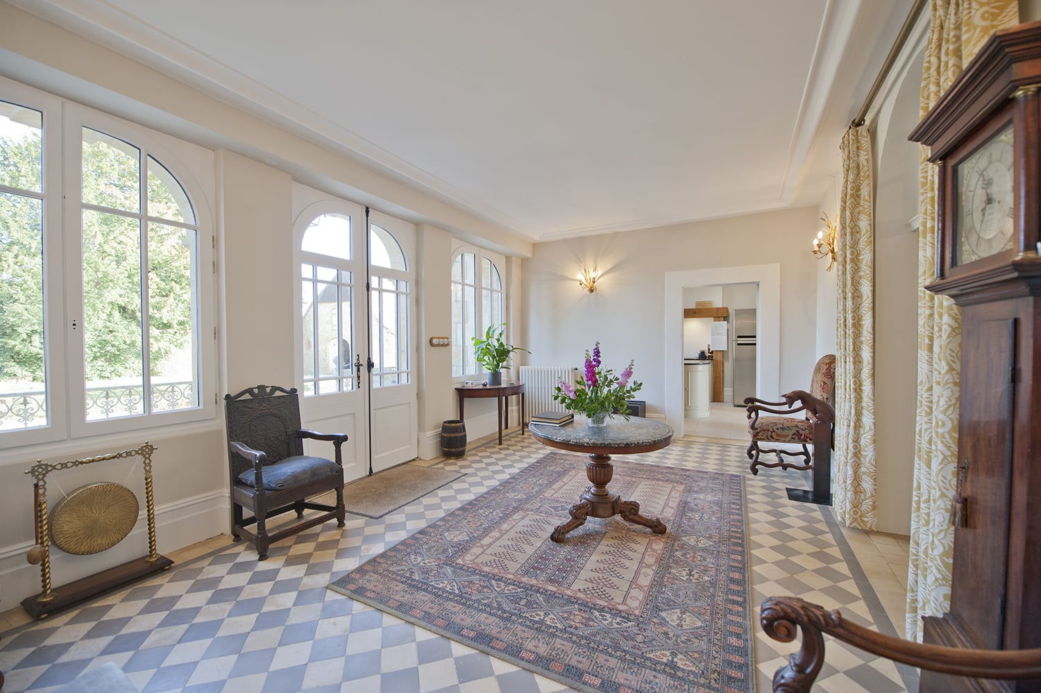 Hallway | Holiday château in Nouvelle-Aquitaine