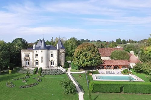 Holiday château in Nouvelle-Aquitaine with private heated pool