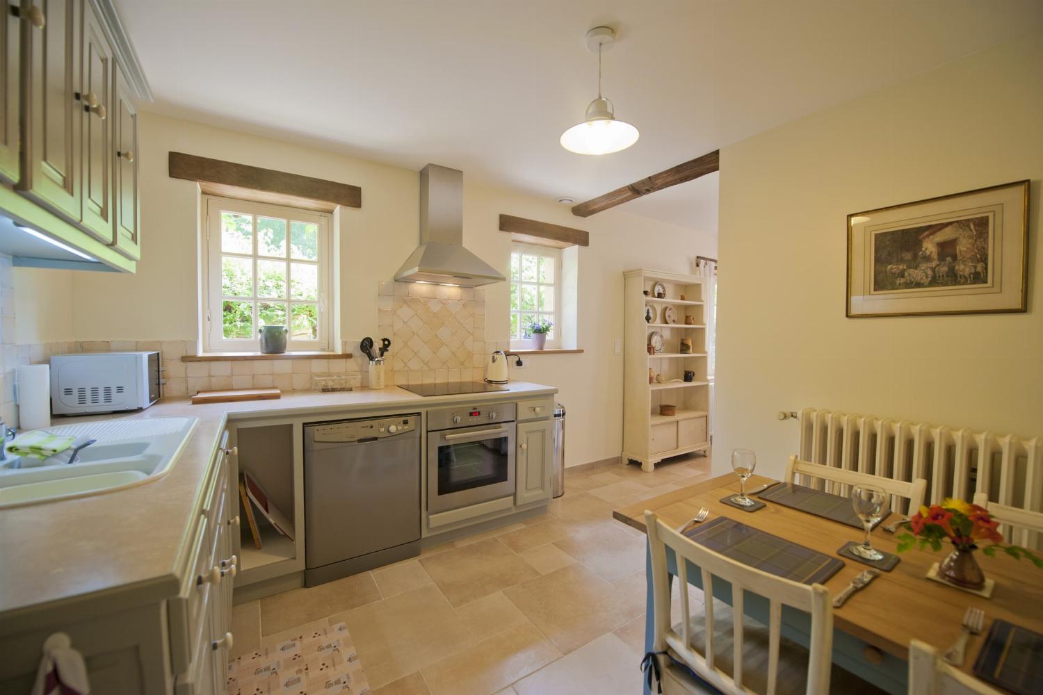 Kitchen | Rental cottage in Nouvelle-Aquitaine