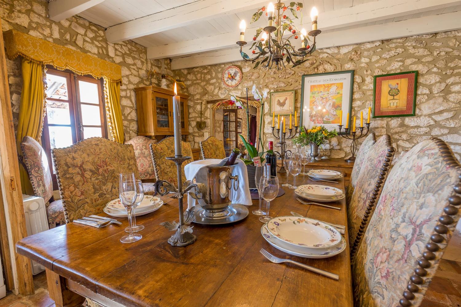 Dining room | Holiday accommodation in Dordogne