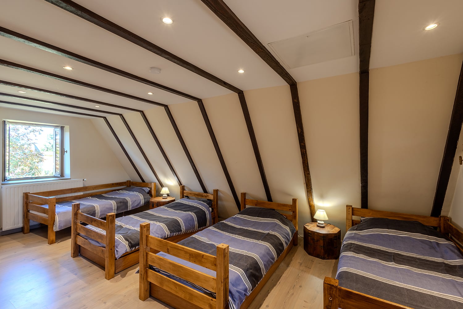 Bedroom - Poolside garden cottage