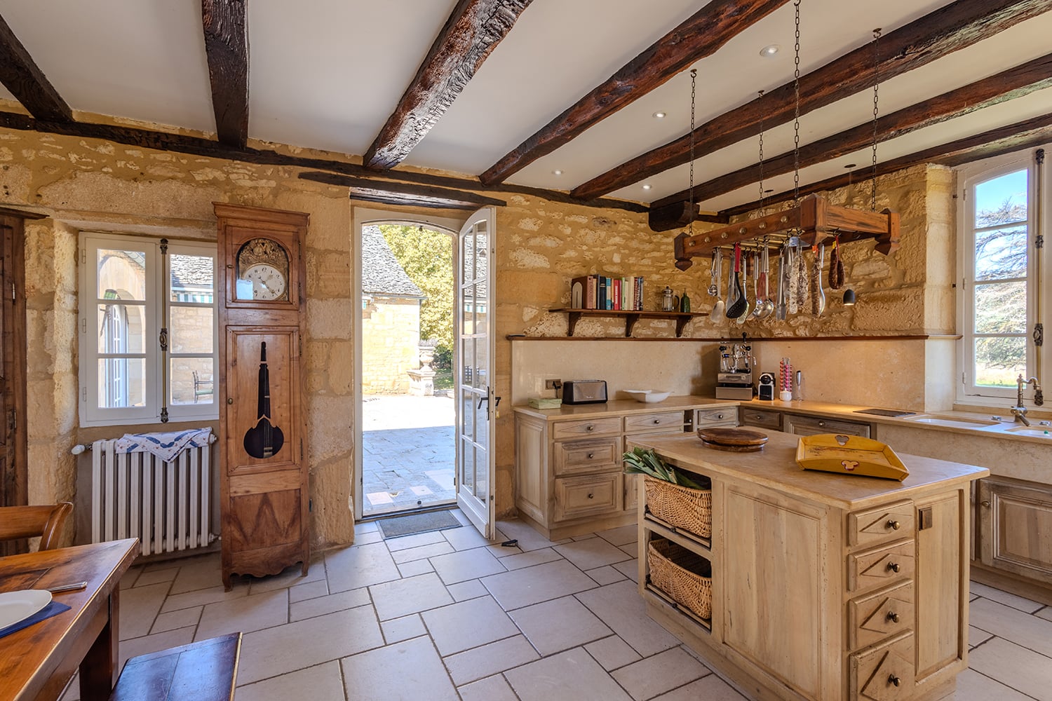 Kitchen | Rental home in Dordogne