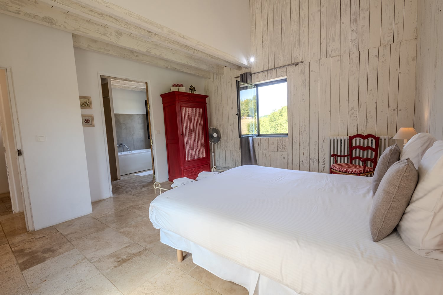 Bedroom | Holiday home in Nouvelle-Aquitaine