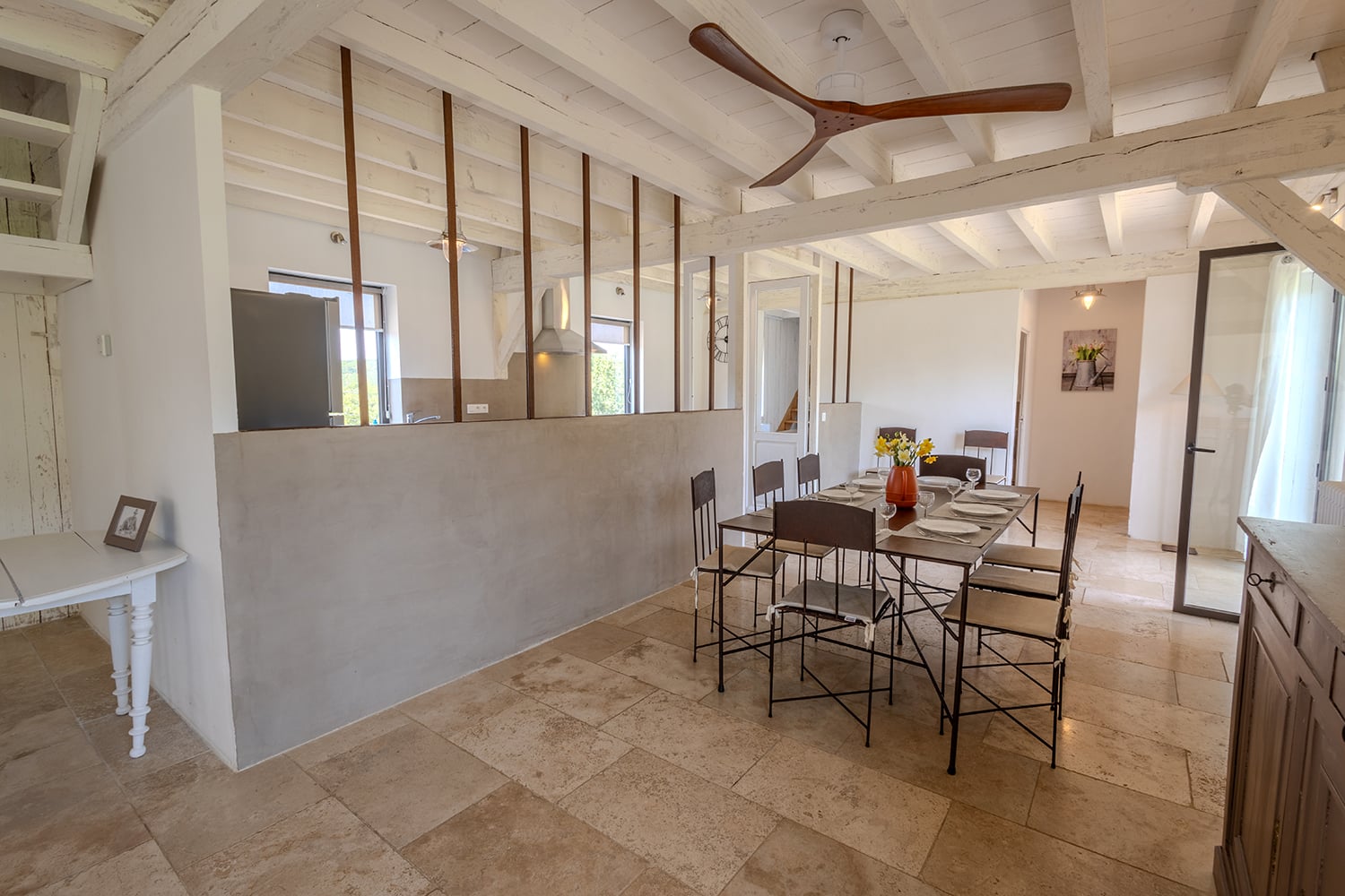 Dining room | Holiday home in Nouvelle-Aquitaine