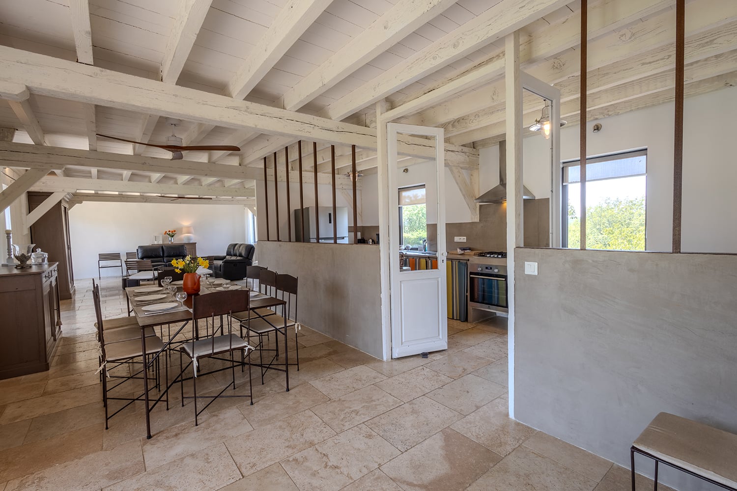 Dining room | Holiday home in Nouvelle-Aquitaine