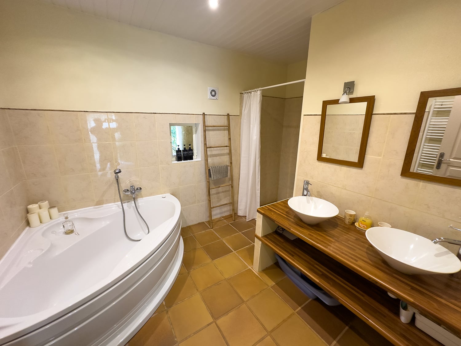 Bathroom | Holiday home in Nouvelle-Aquitaine