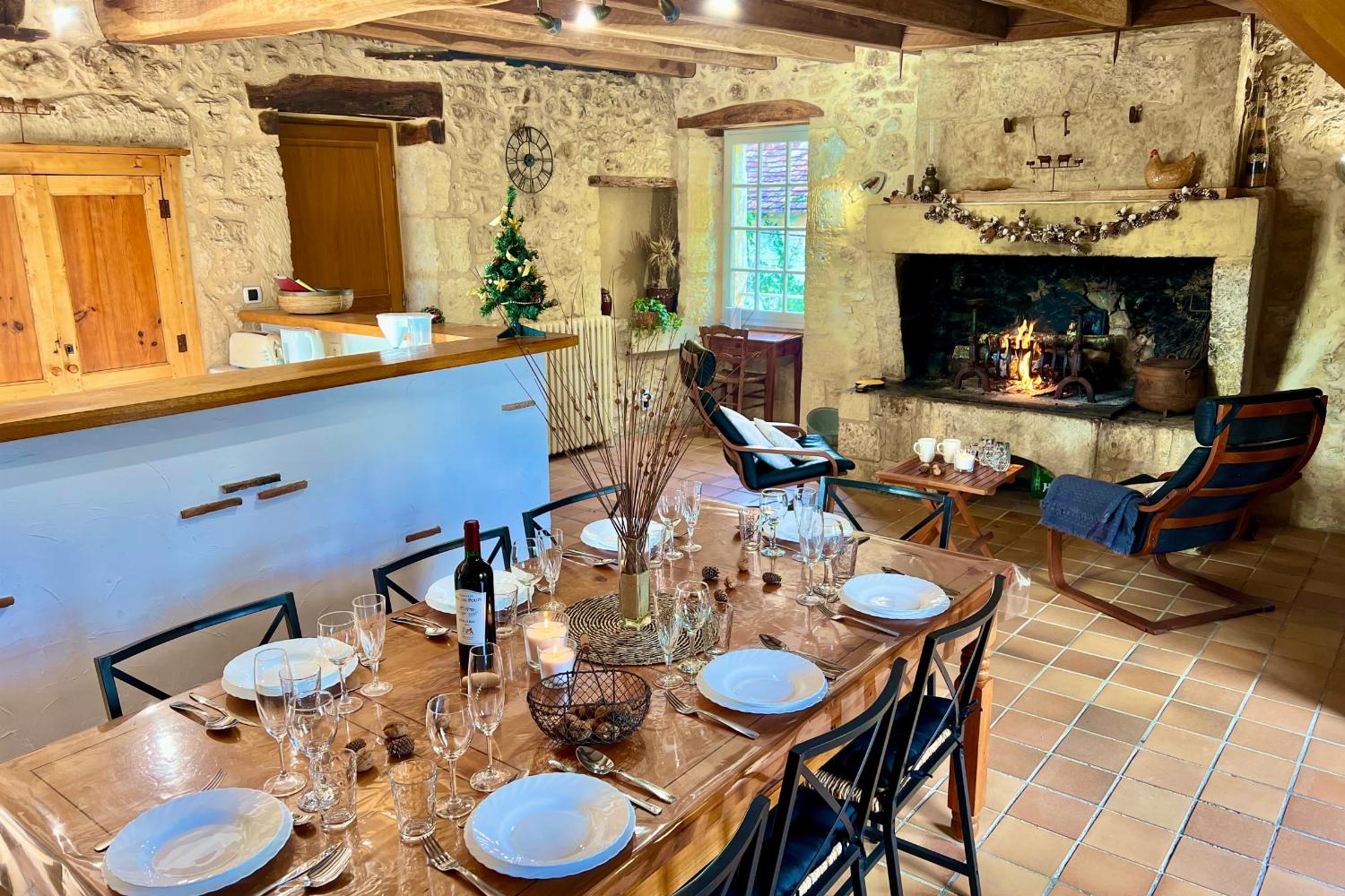 Dining room | Holiday accommodation in Dordogne