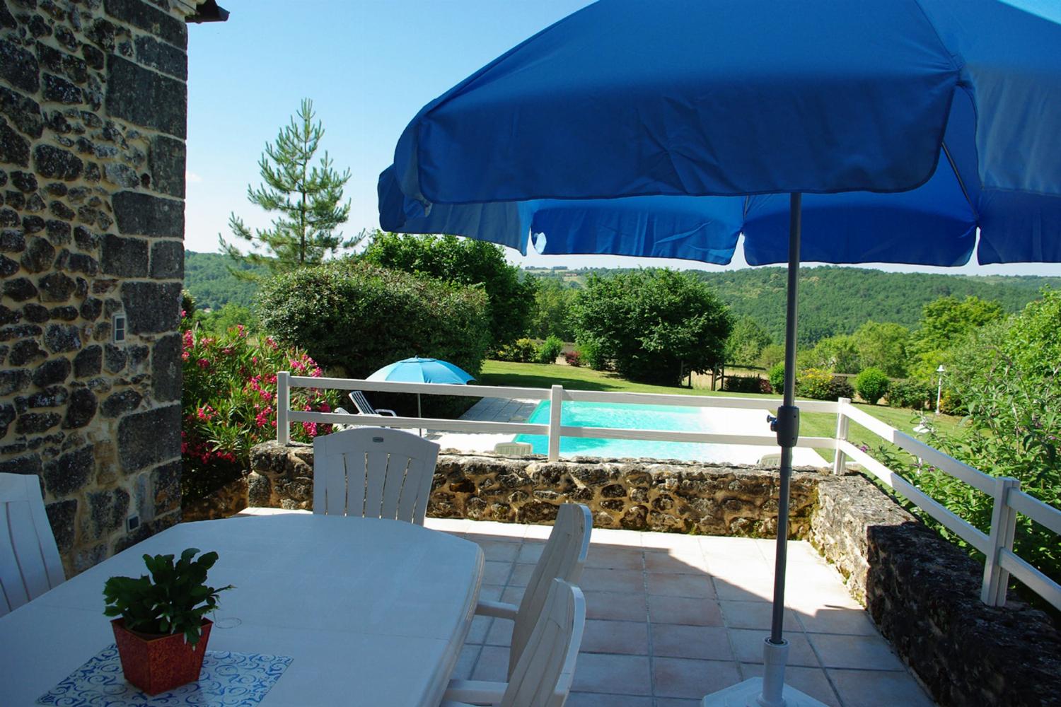 Dining room | Holiday accommodation in Dordogne