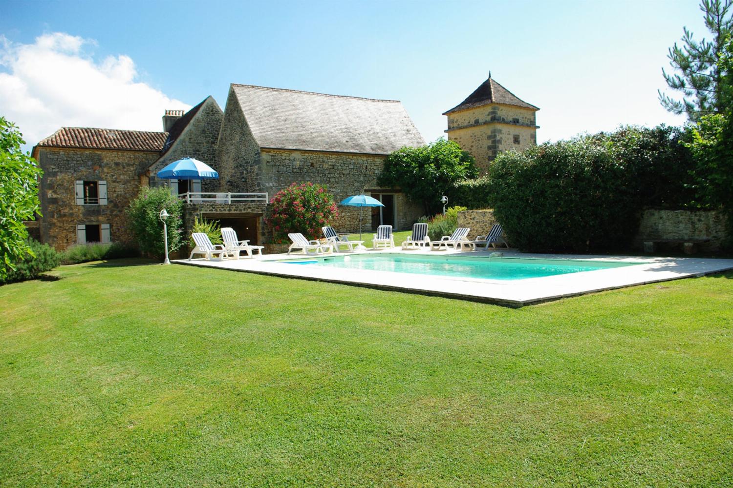 Holiday accommodation in Dordogne with private pool