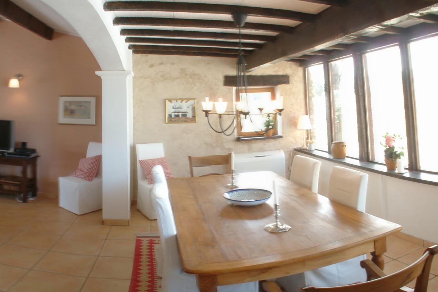 Dining room | Holiday accommodation in South of France