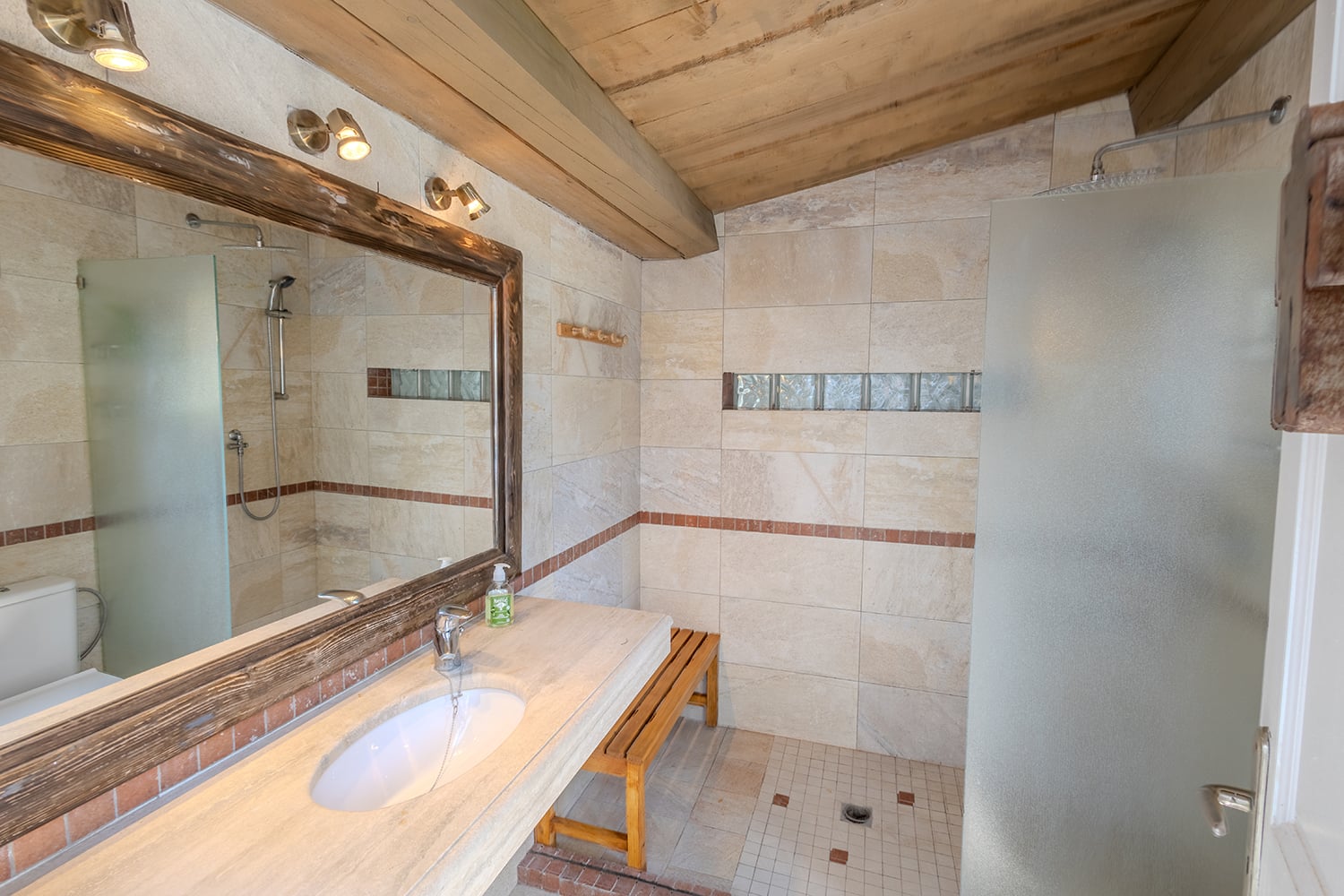 Bathroom | Holiday villa in Provence