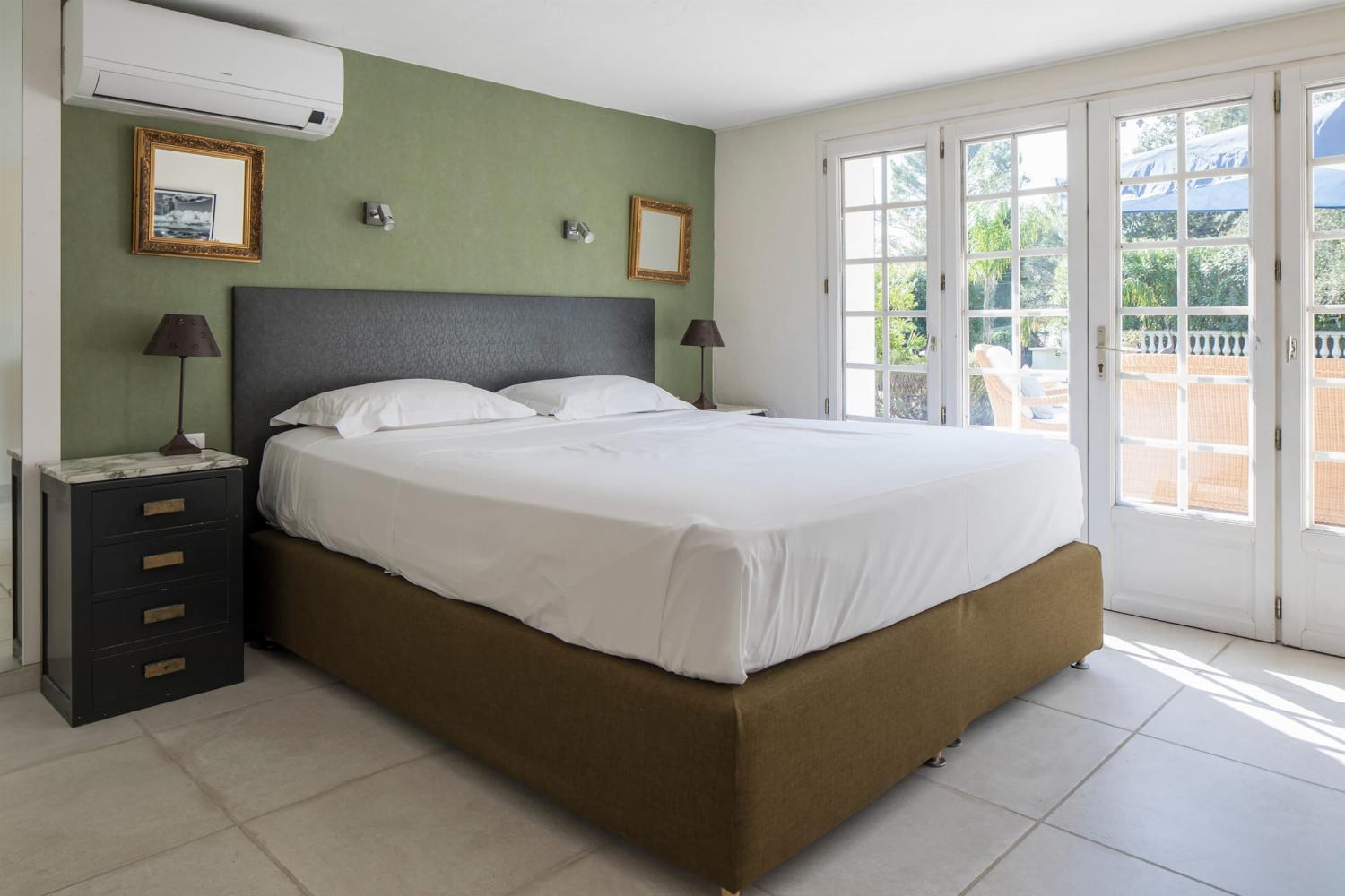 Bedroom | Holiday villa in Provence