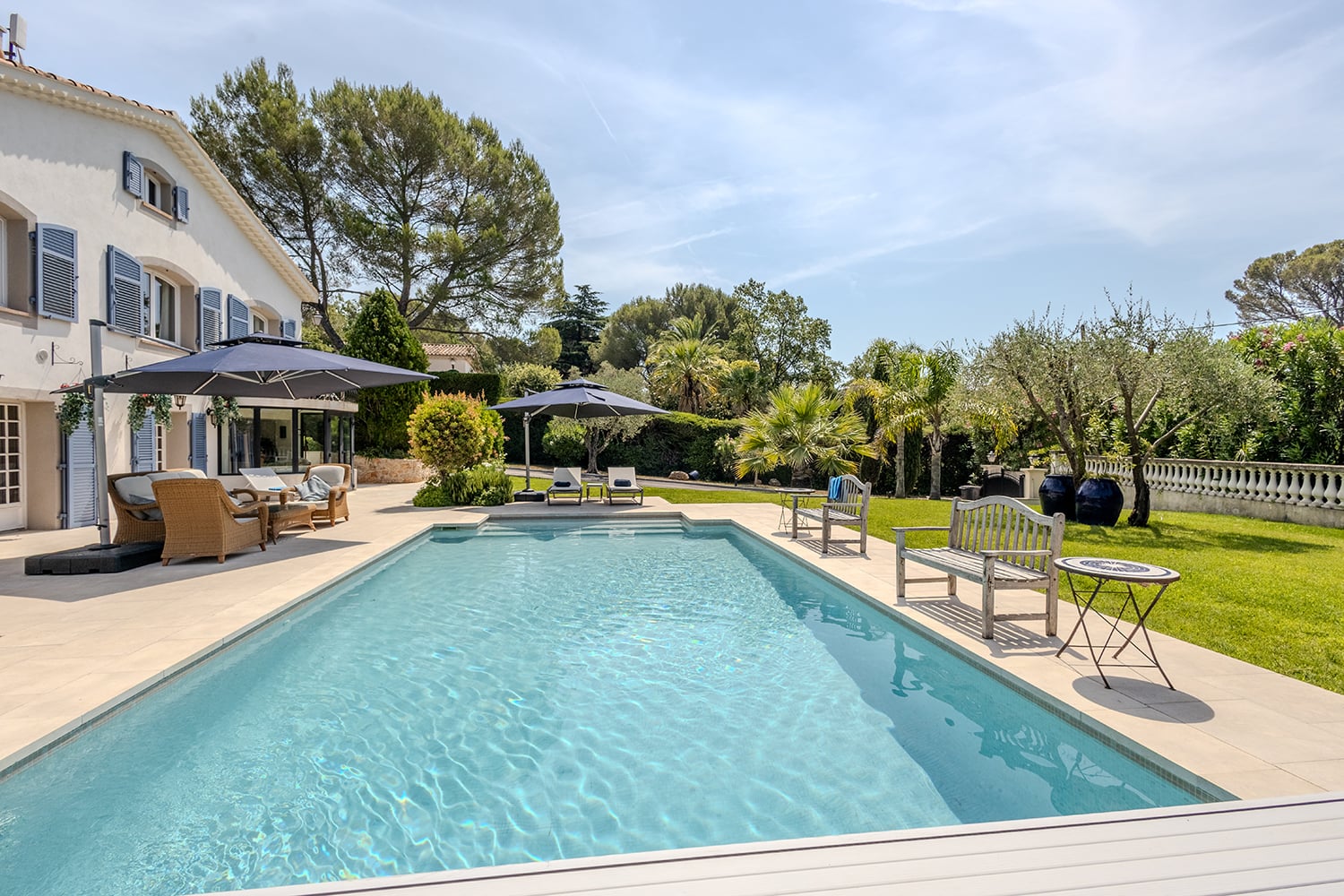 Holiday villa in Provence with private heated pool