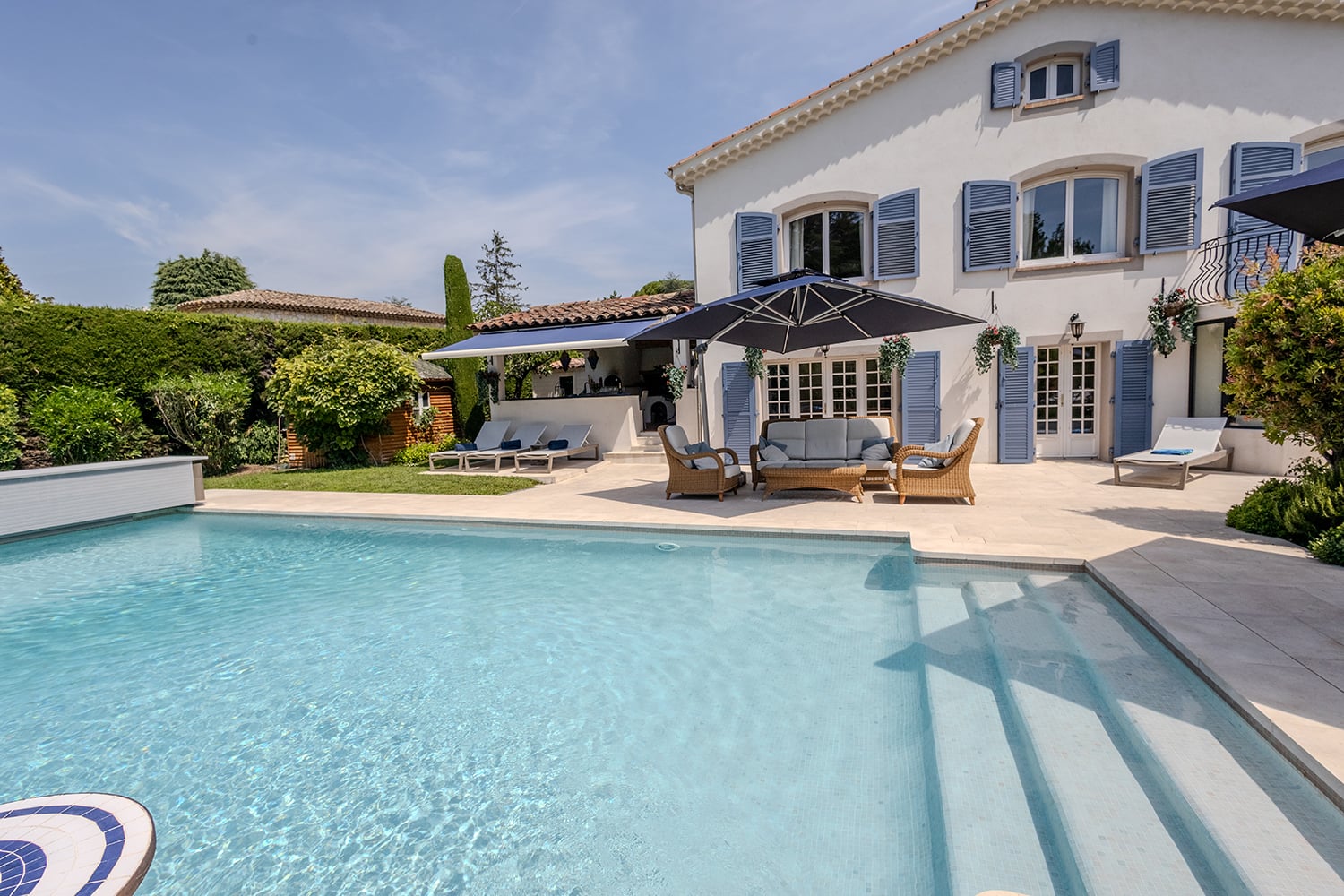 Holiday villa in Provence with private heated pool