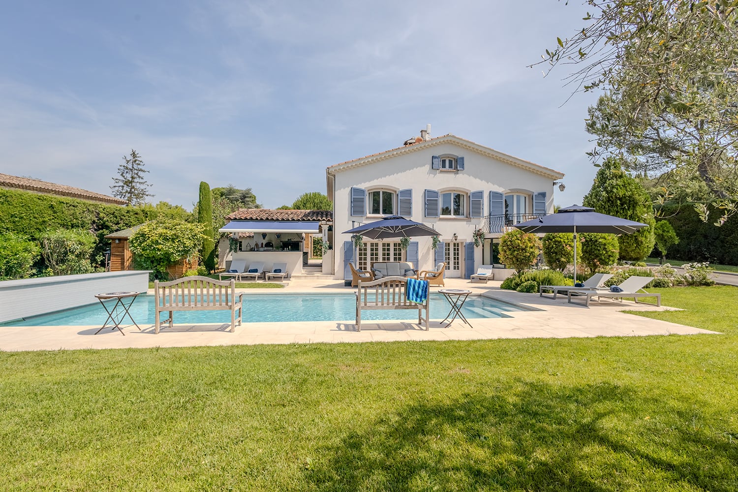 Holiday villa in Provence with private heated pool