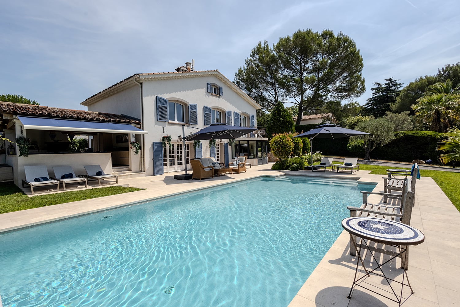Holiday villa in Provence with private heated pool