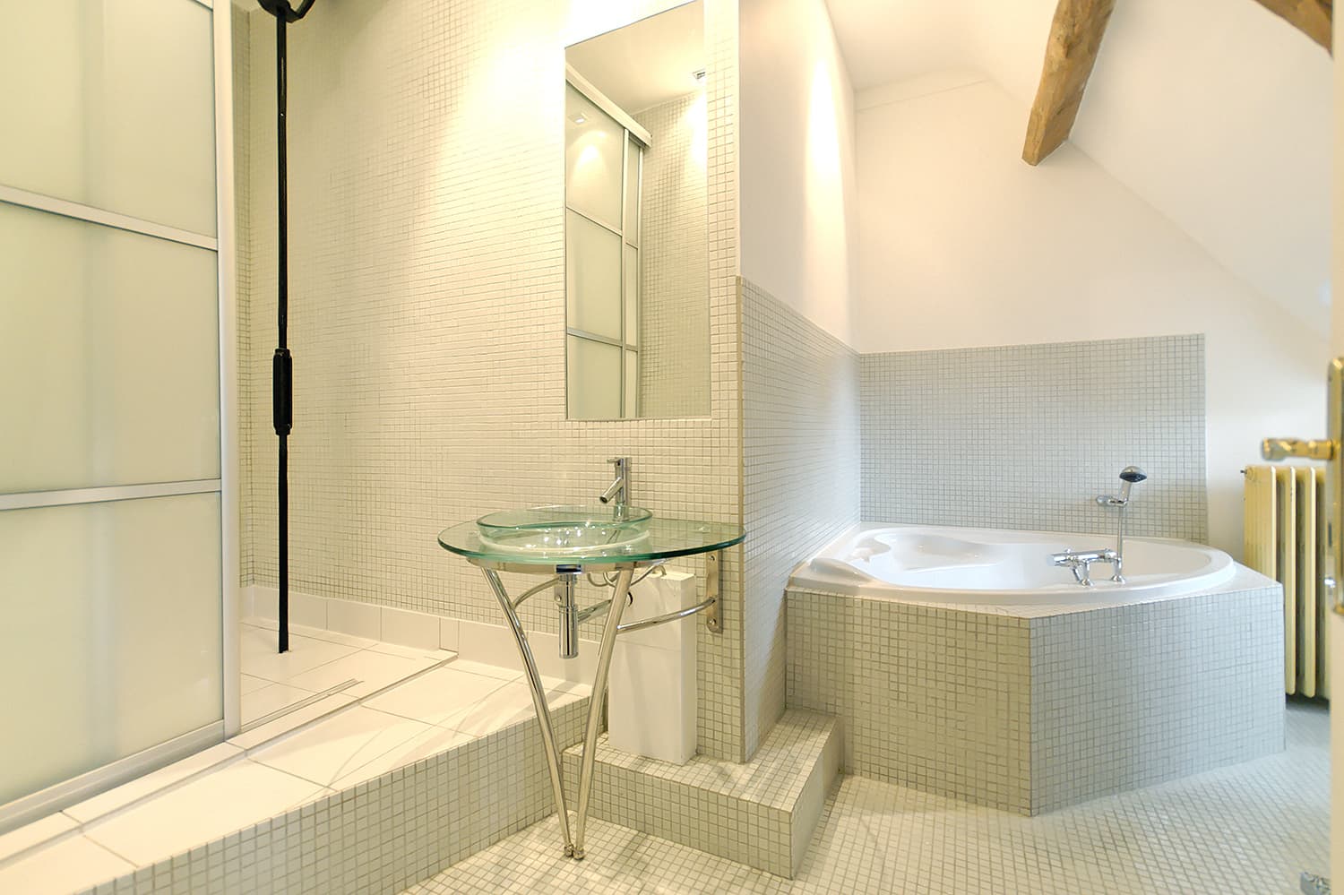 Bathroom in vacation château in West France