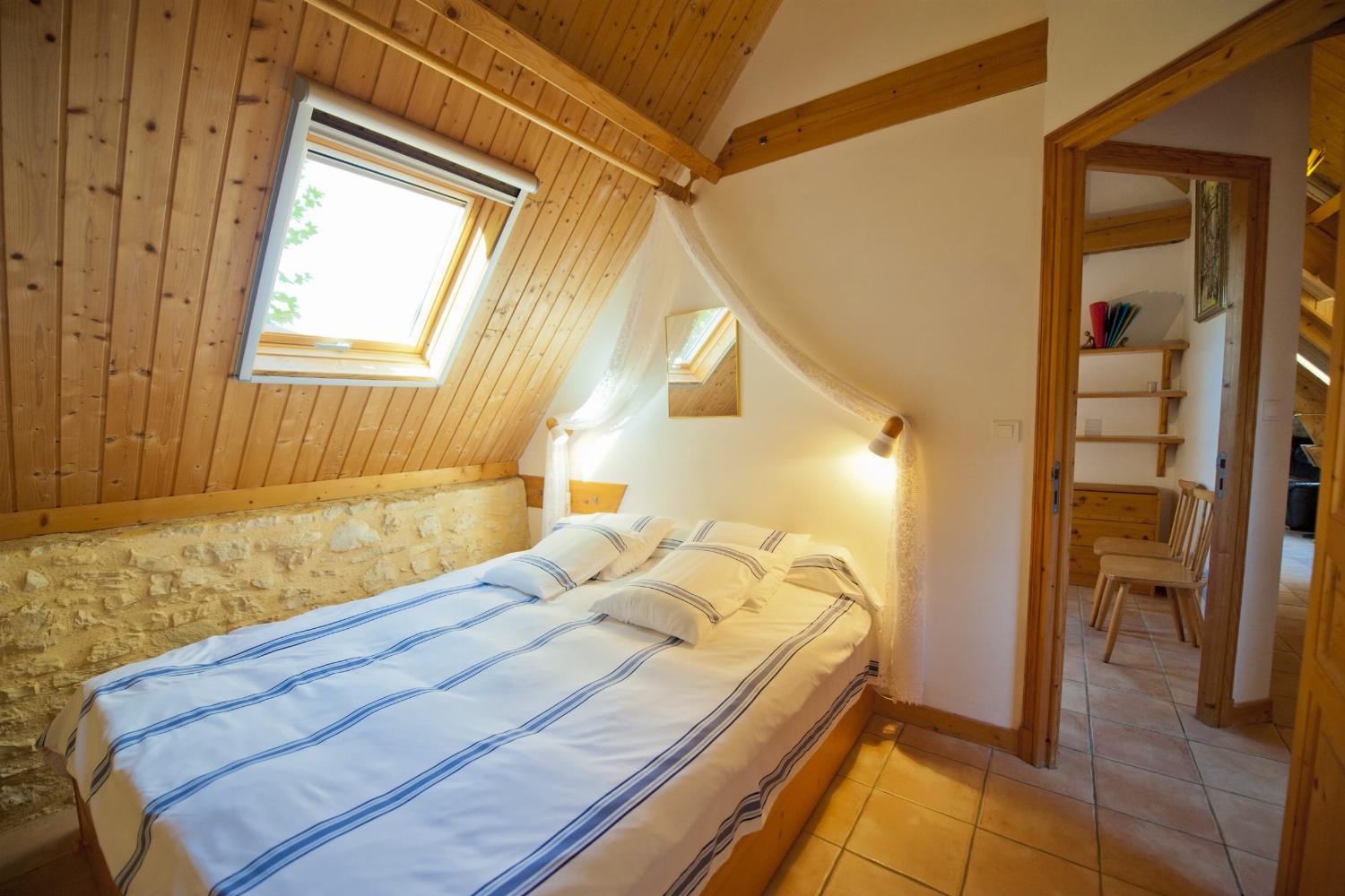Bedroom | Rental home in Lot