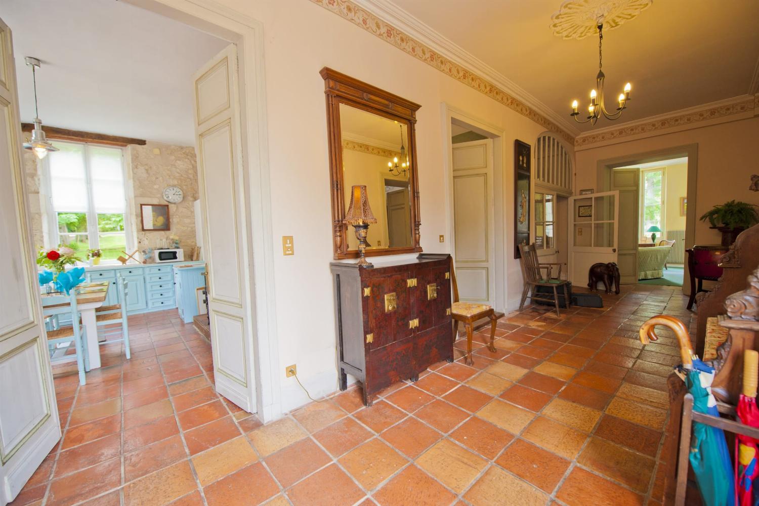 Hallway | Holiday château in Dordogne