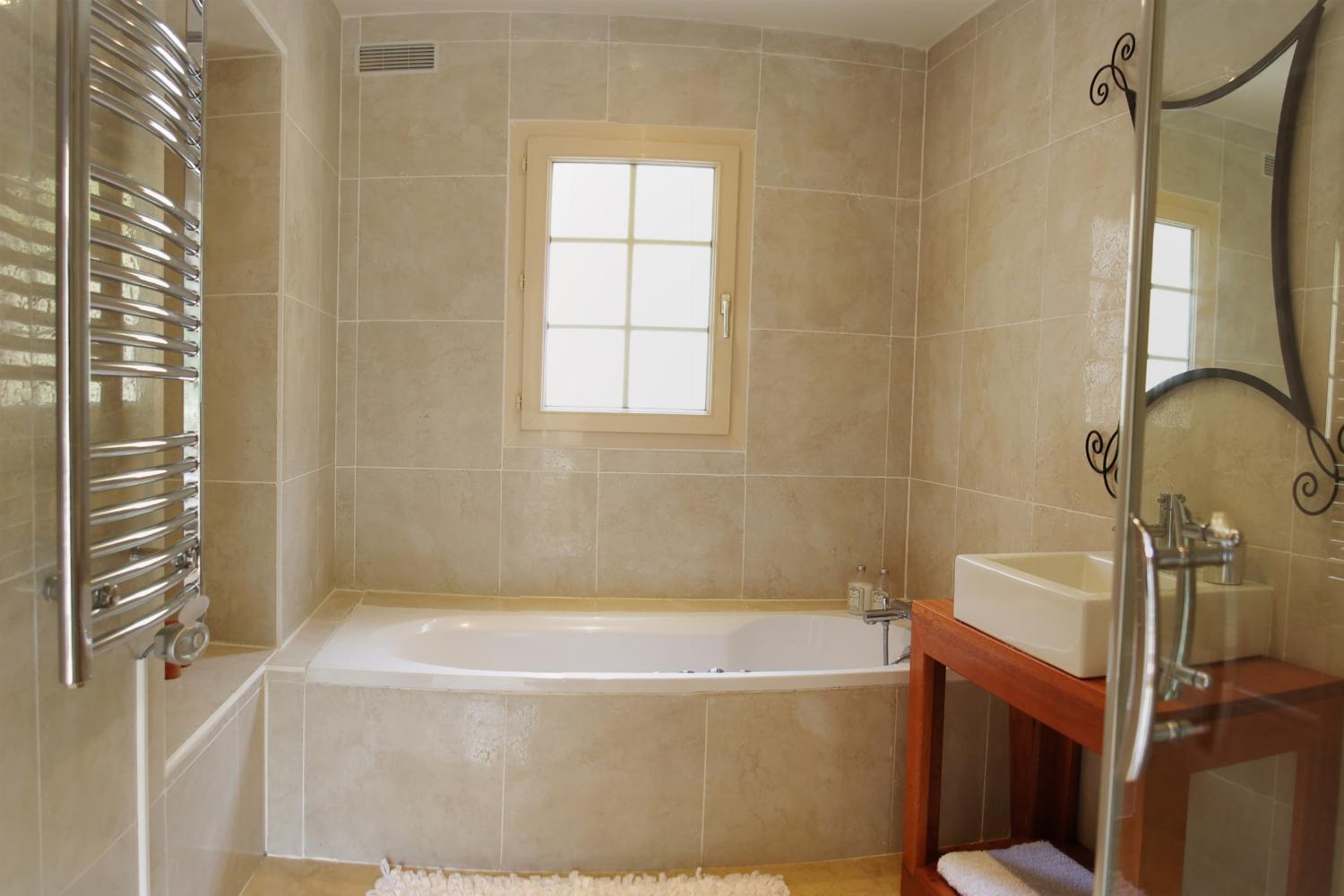 Bathroom | Holiday home in Lot-et-Garonne