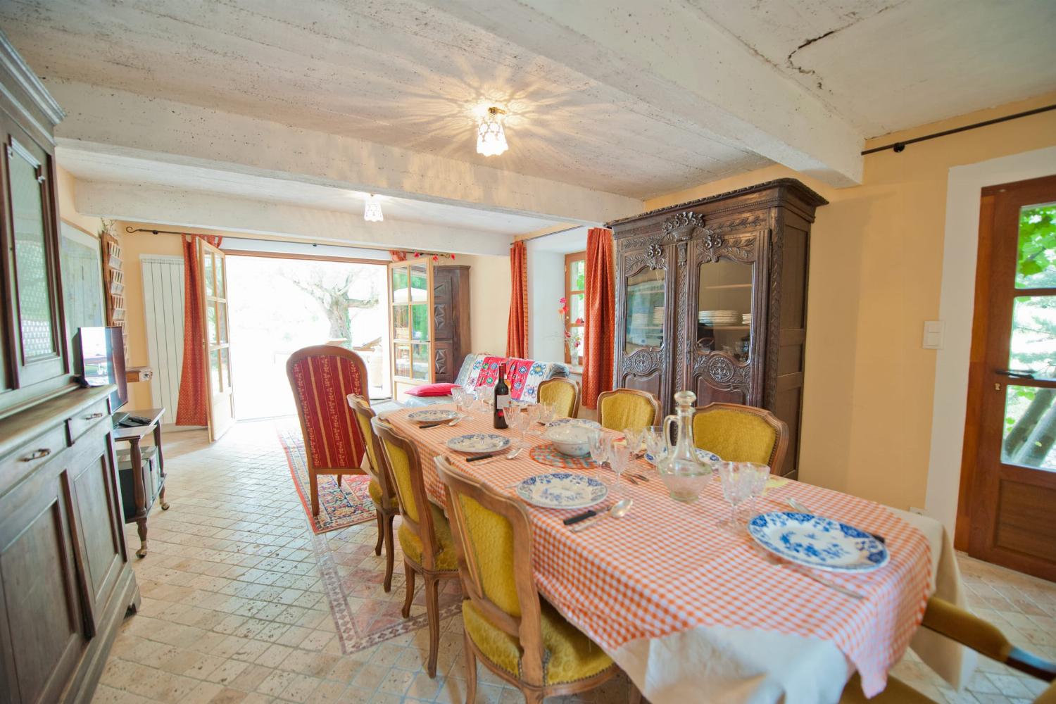Dining room | Holiday home in the South of France