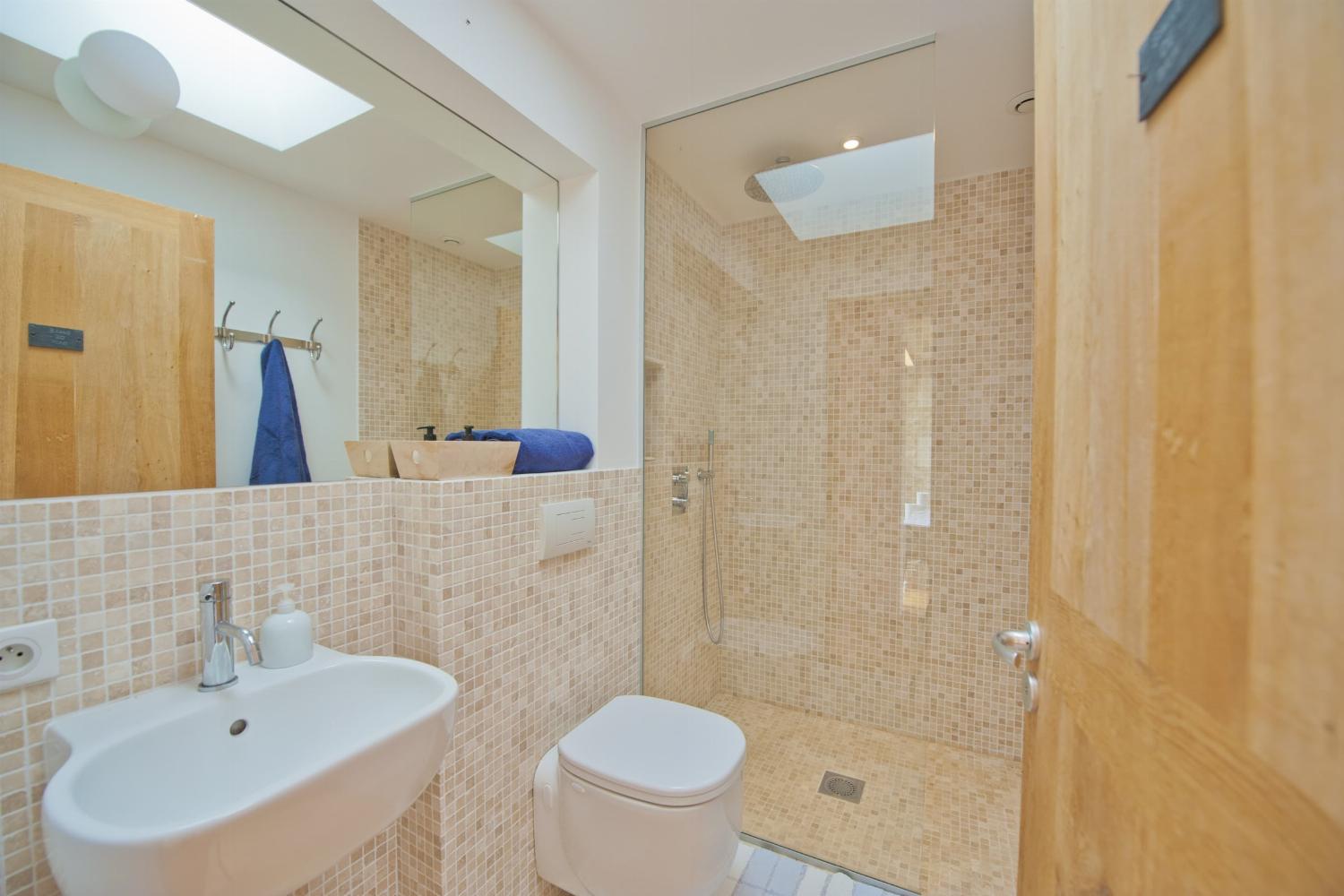 Bathroom | Rental home in Dordogne