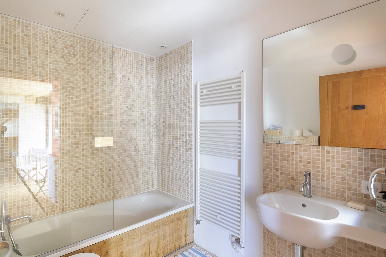 Bathroom | Rental home in Nouvelle-Aquitaine