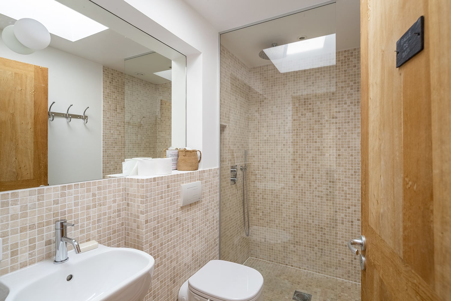 Bathroom | Rental home in Nouvelle-Aquitaine