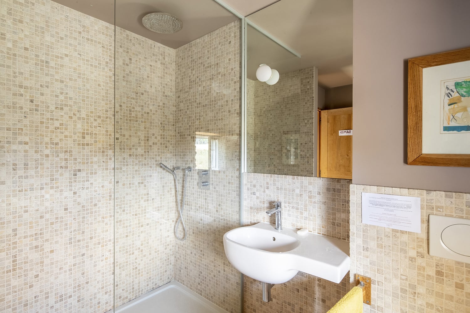 Bathroom | Rental home in Nouvelle-Aquitaine
