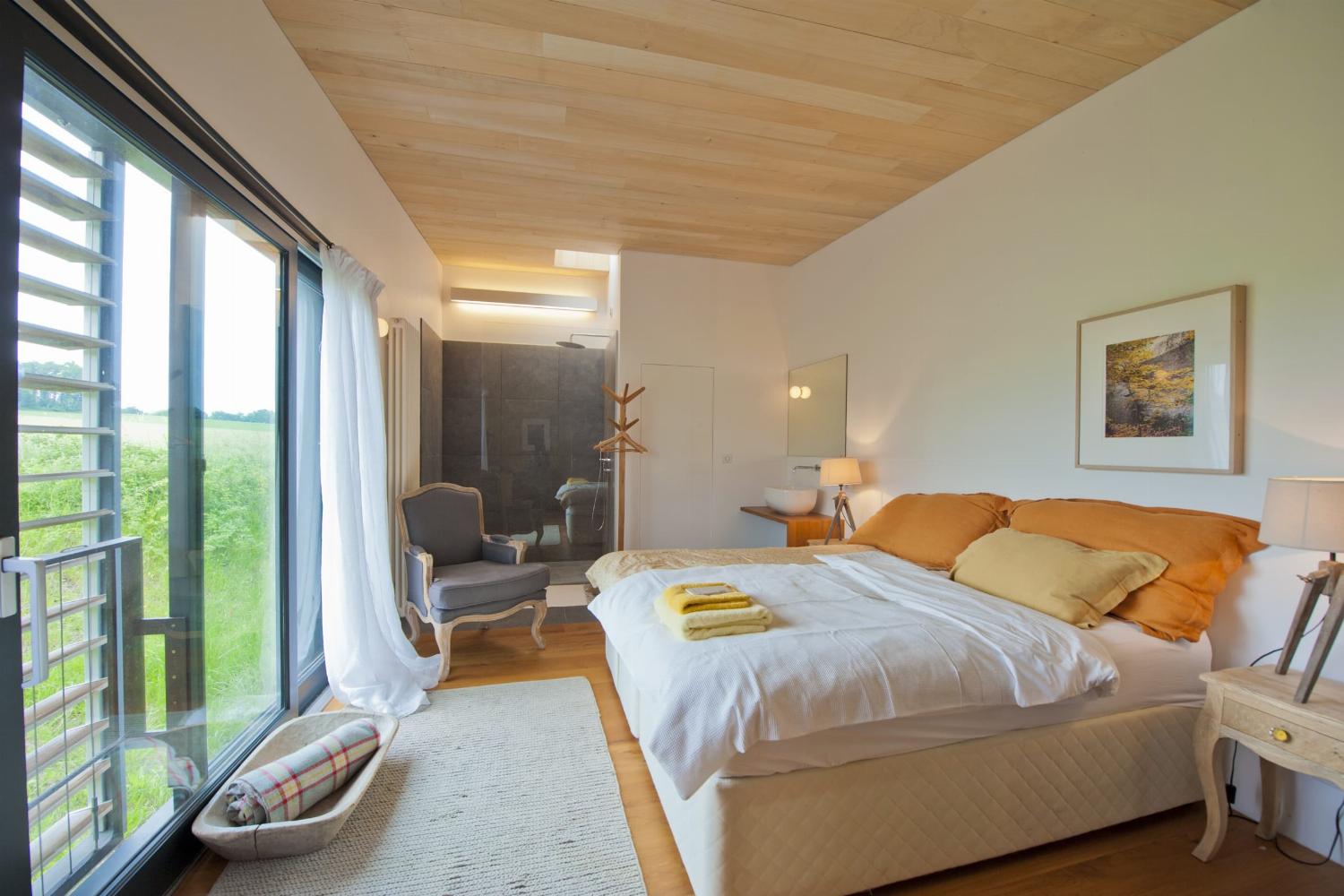 Bedroom | Rental home in Dordogne