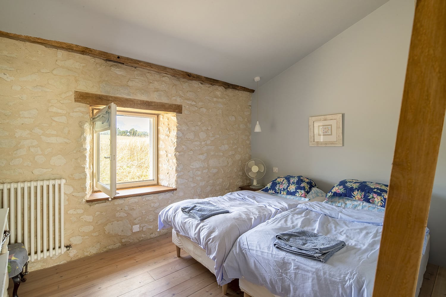 Bedroom | Rental home in Nouvelle-Aquitaine