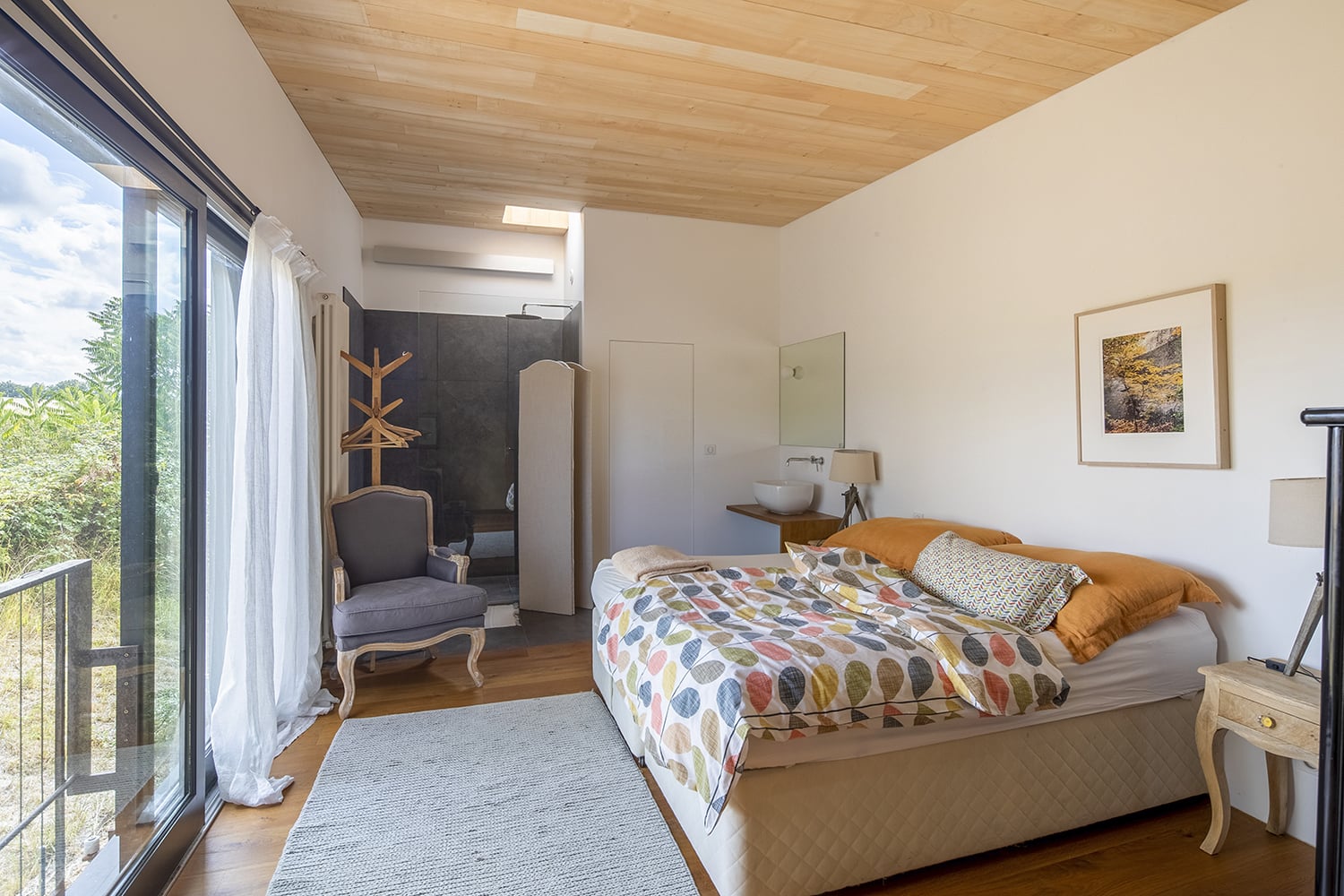 Bedroom | Rental home in Nouvelle-Aquitaine