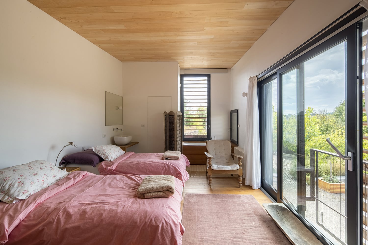 Bedroom | Rental home in Nouvelle-Aquitaine