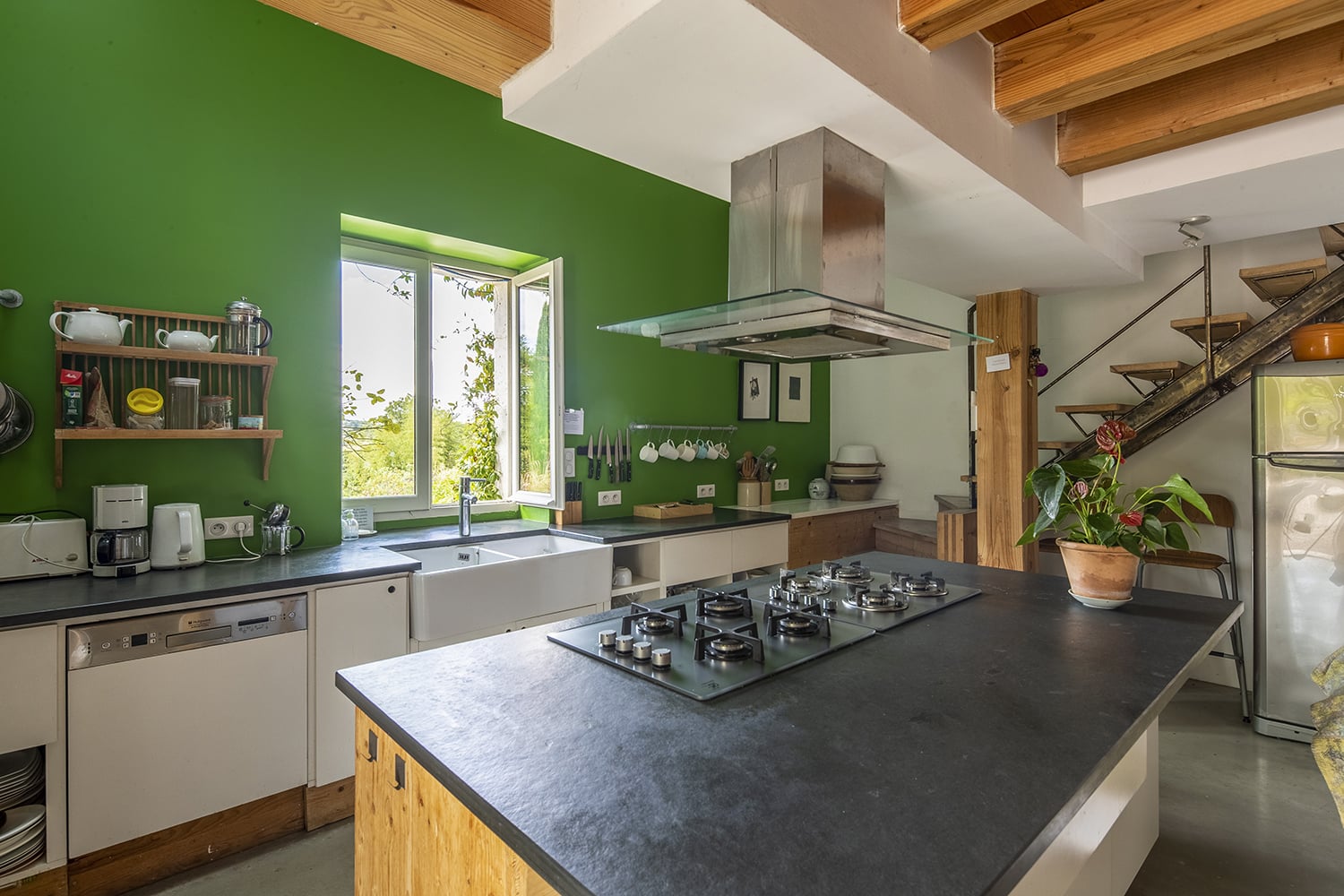 Kitchen | Rental home in Nouvelle-Aquitaine