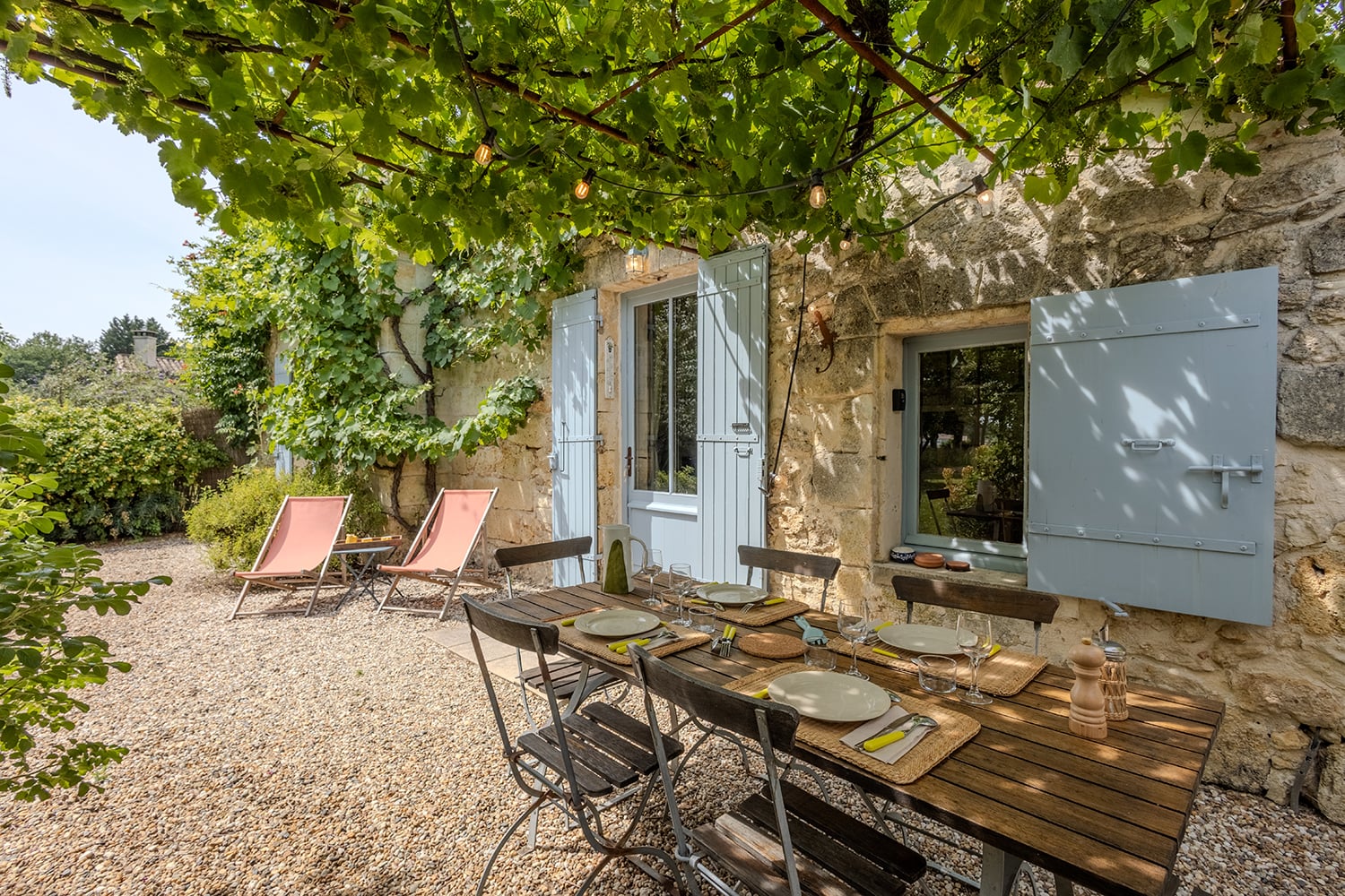 Shaded dining terrace Shaded dining terrace