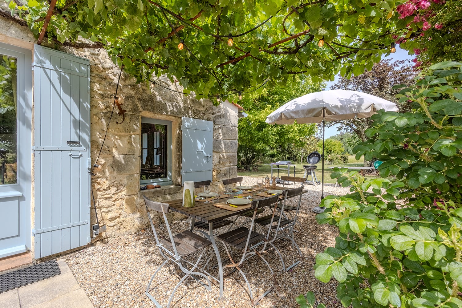 Shaded dining terrace Shaded dining terrace