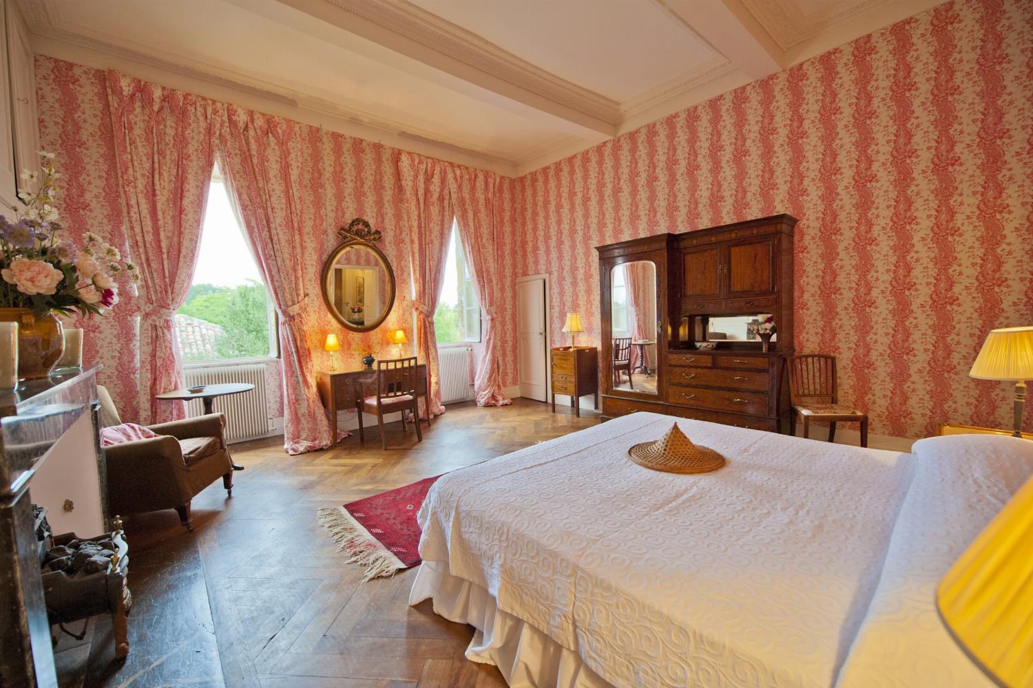 Bedroom | Holiday château in the Gers