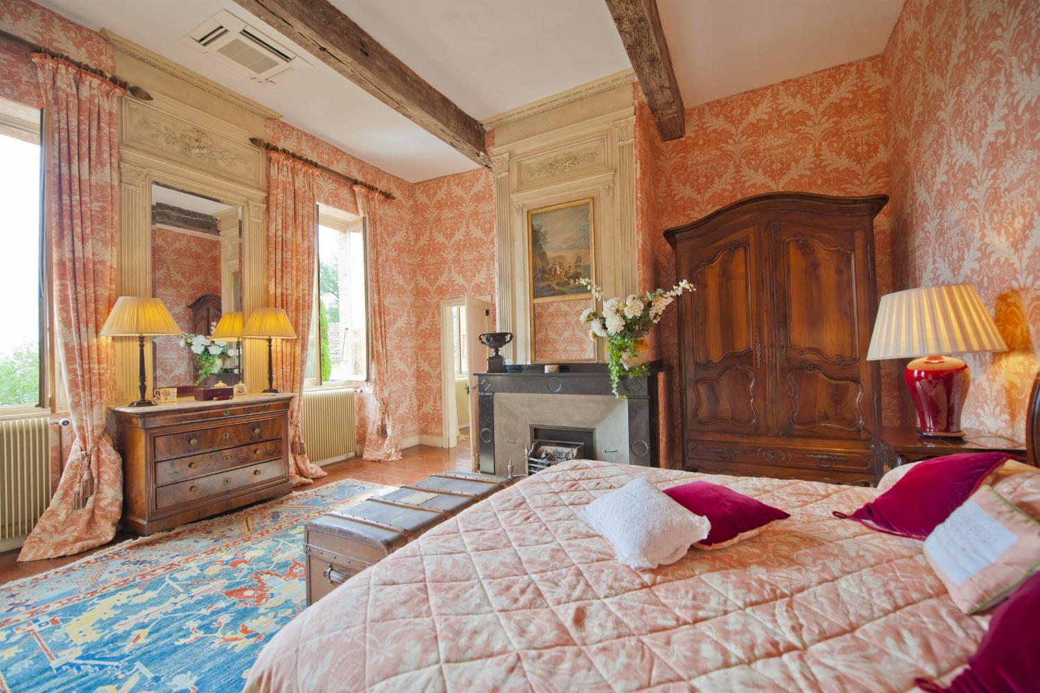 Bedroom | Holiday château in the Gers