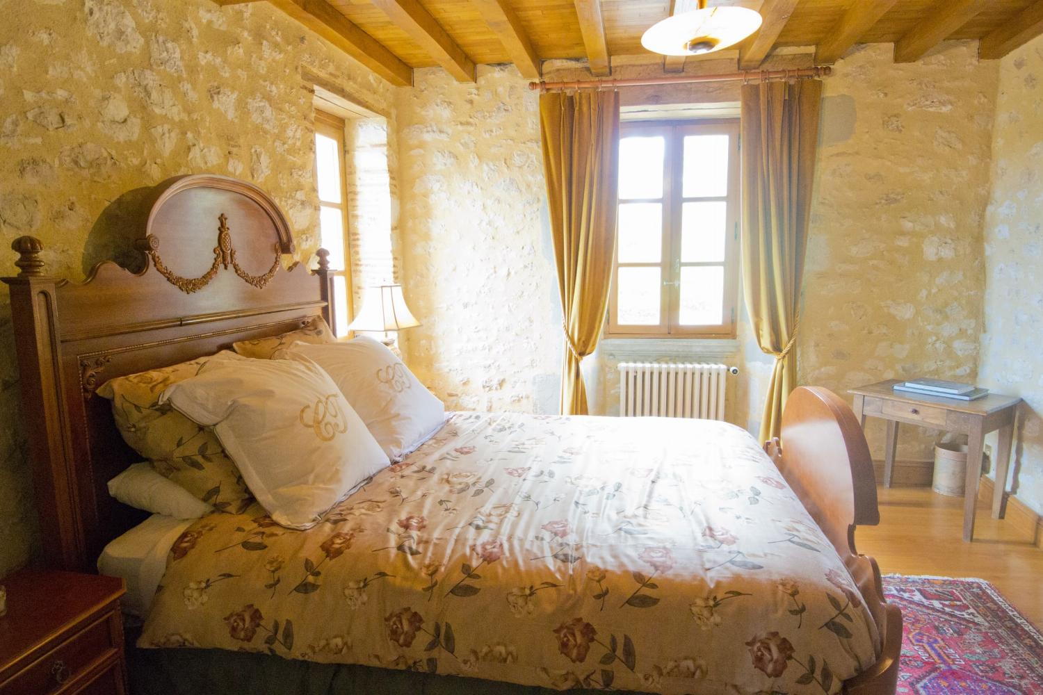 Bedroom | Holiday château in Dordogne