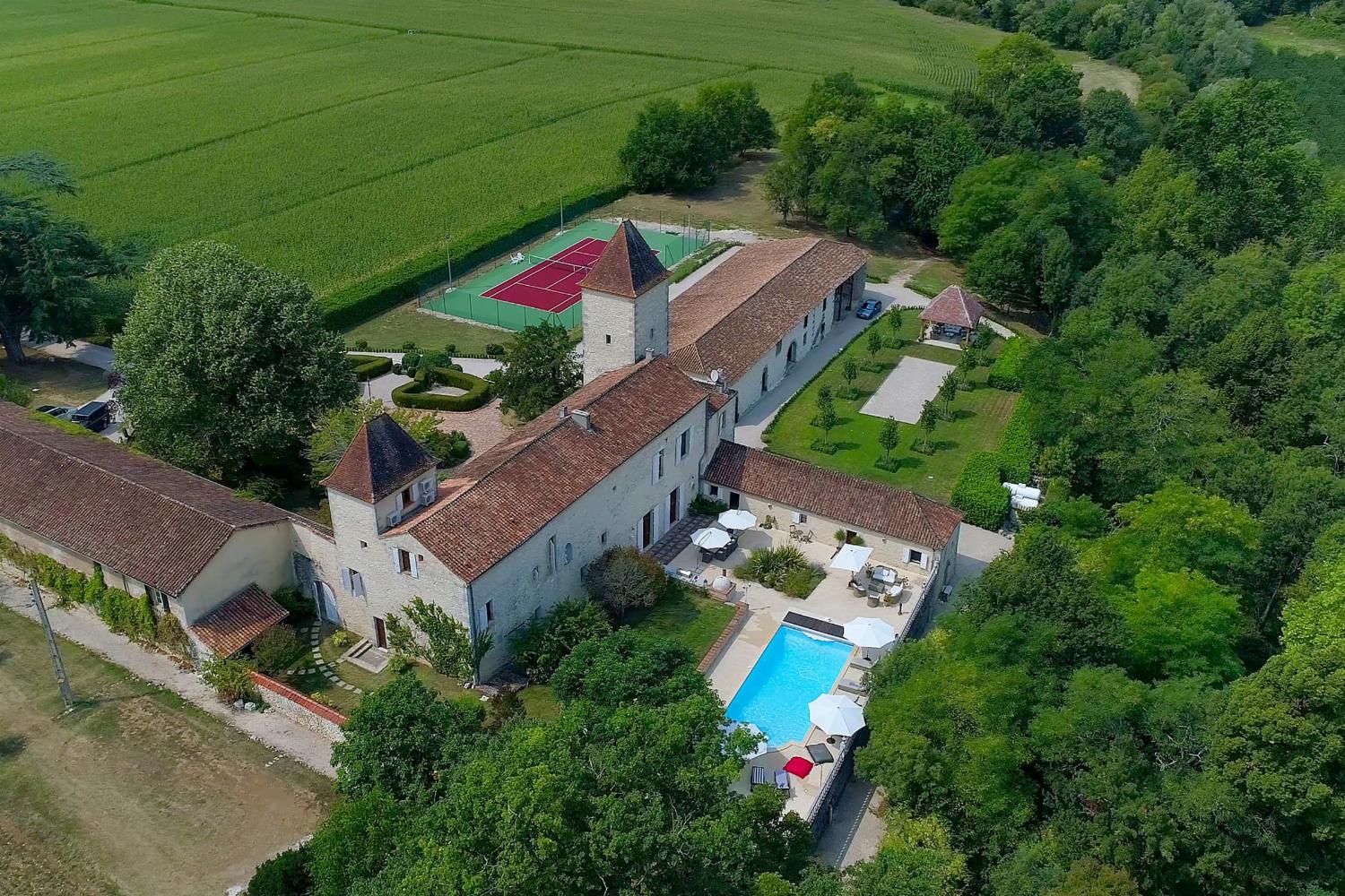 Holiday château in Dordogne with private heated pool