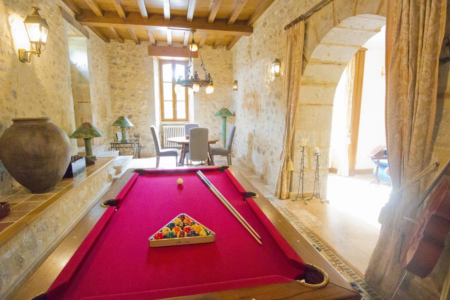 Pool table | Holiday château in Dordogne