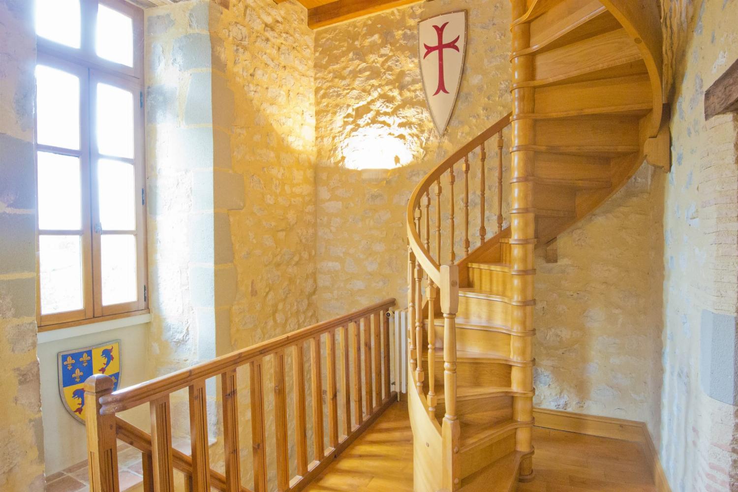Staircase | Holiday château in Dordogne