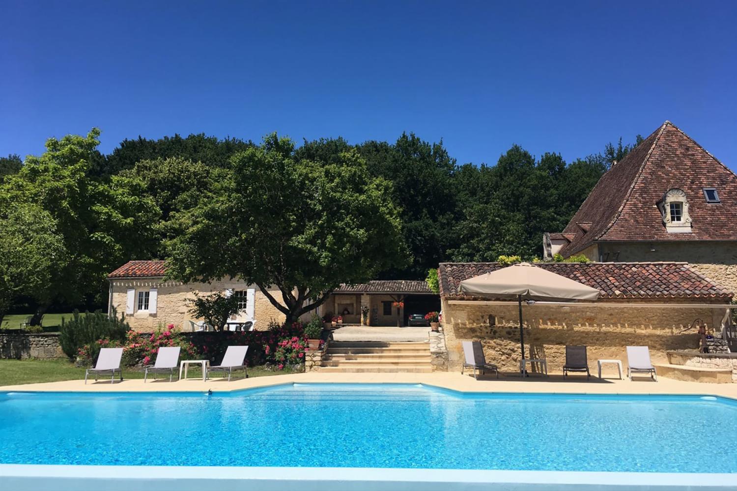 Holiday home in Dordogne with private infinity pool