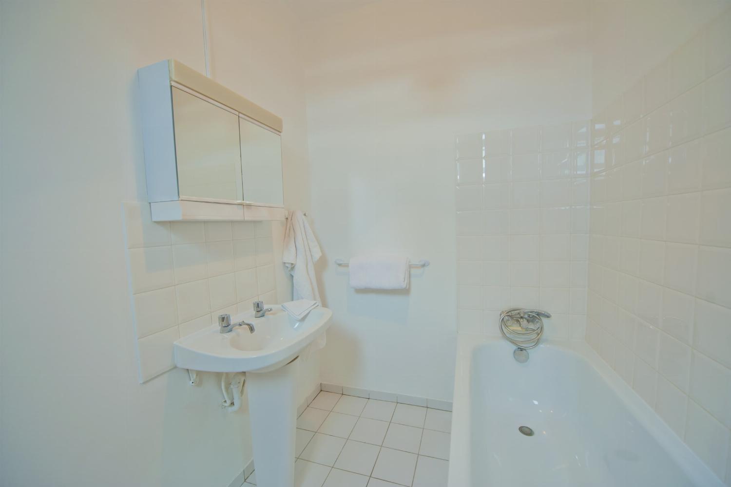 Bathroom | Rental accommodation in Dordogne