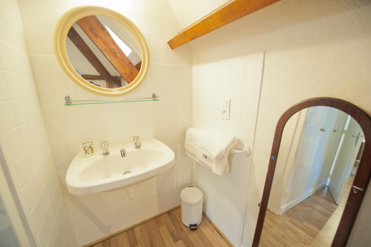 Bathroom | Rental accommodation in Dordogne