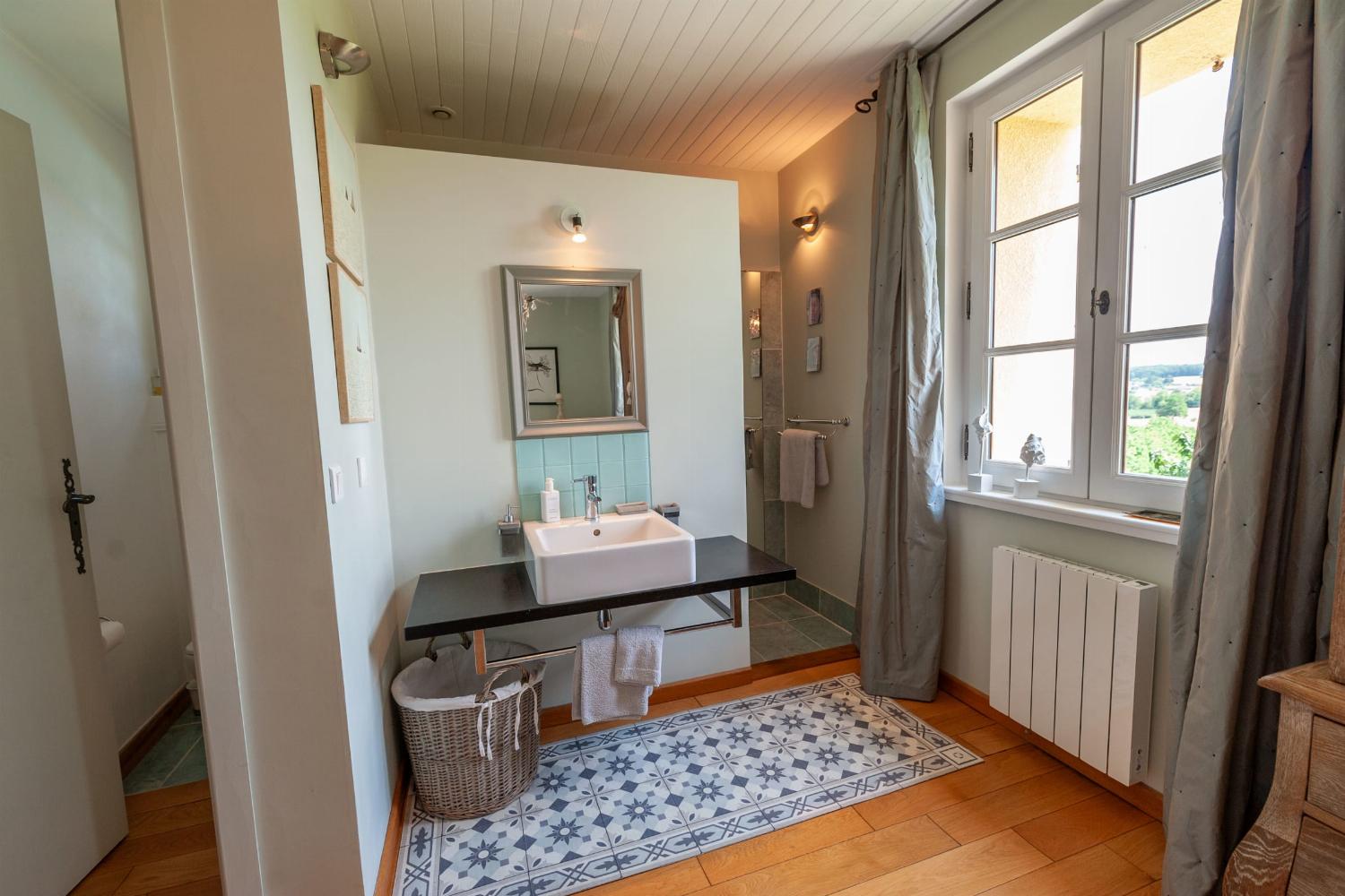 Bathroom | Rental home in Lot-et-Garonne