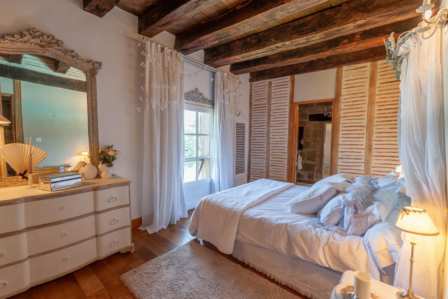 Bedroom | Rental home in Lot-et-Garonne