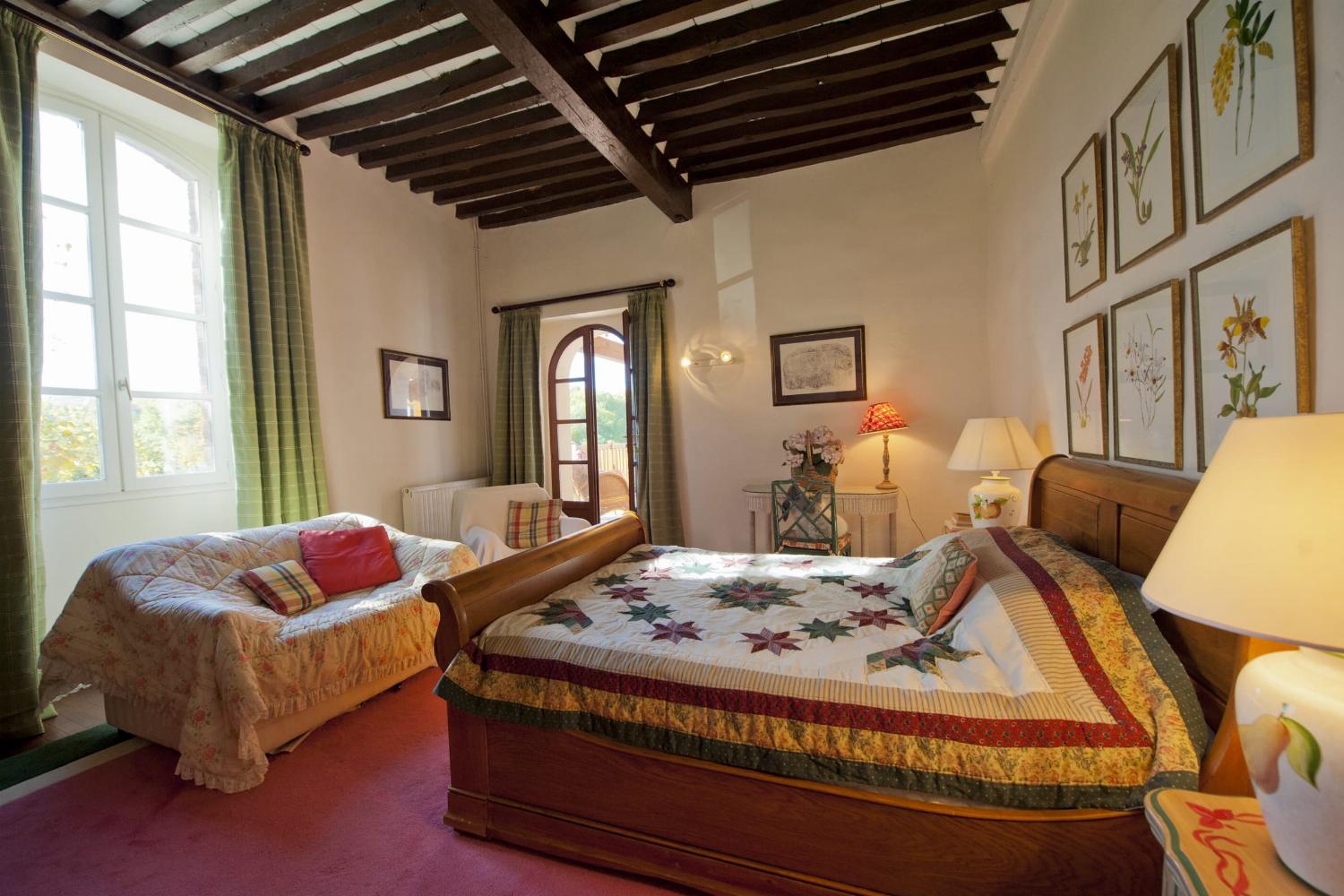 Bedroom | Holiday château in Ariège