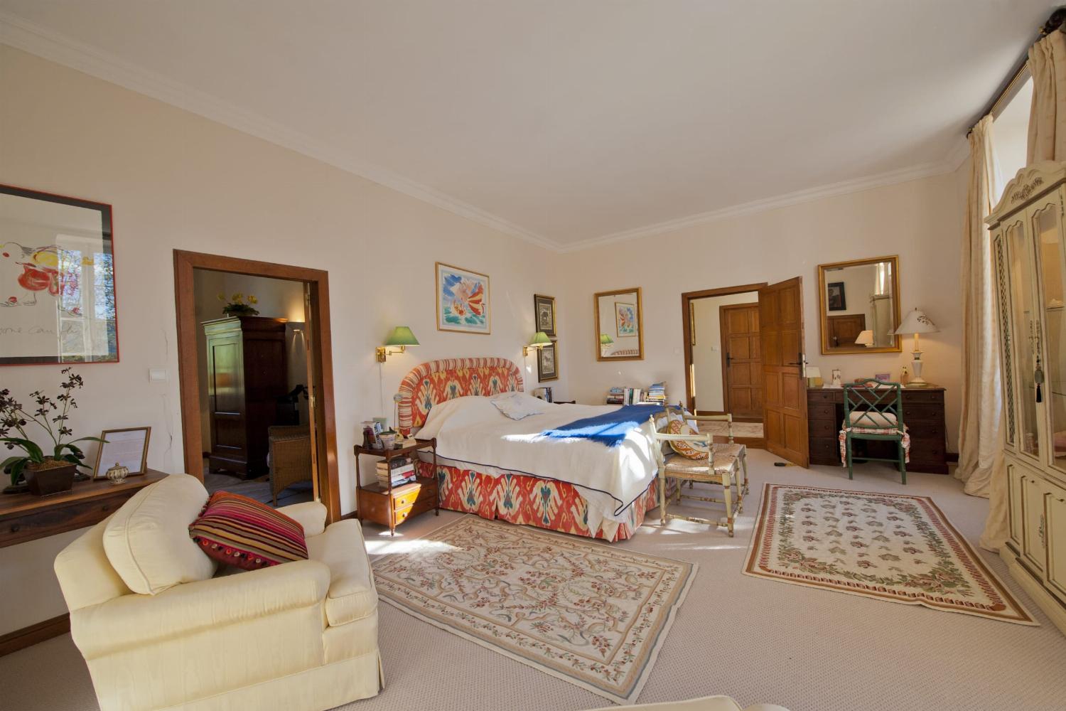 Bedroom | Holiday château in Ariège