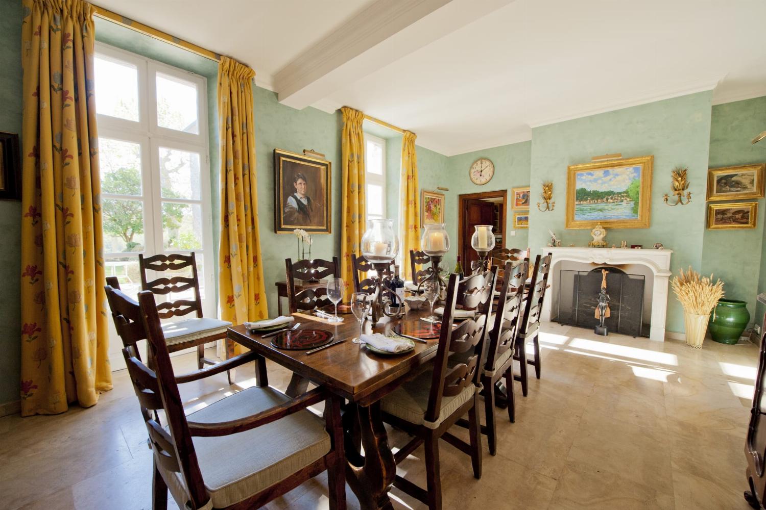 Dining room | Holiday château in Ariège